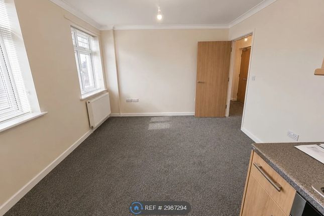 Flat, Priory Court Priory View Road, Bournemouth photo 2