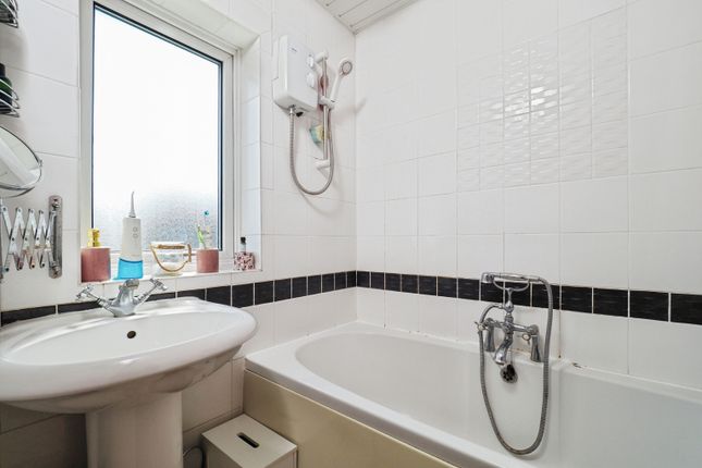 7, Glade Hill Road, Arnold, Nottingham photo 4