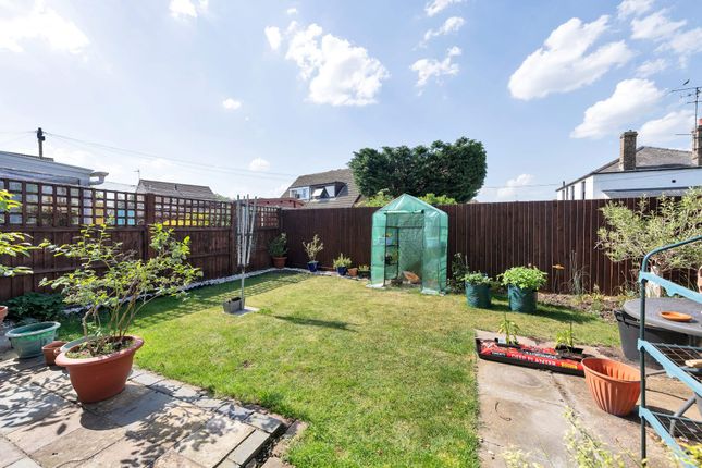 50 Guntons Close, Ely photo 4