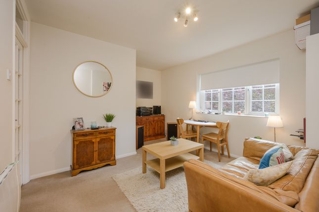 Flat 9, Florence Court,, Sunnyside, Wimbledon Common photo 3