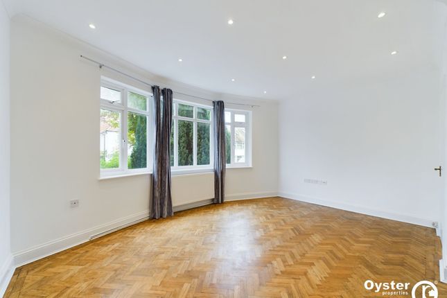 25 Dale Green Road, London photo 4