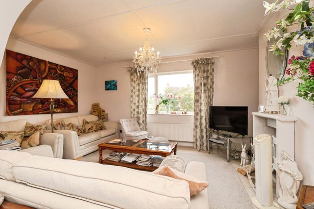 30, Sutton Estate, King's Lynn photo 5