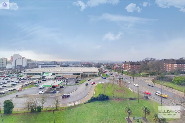 Forty Lane, Wembley photo 4