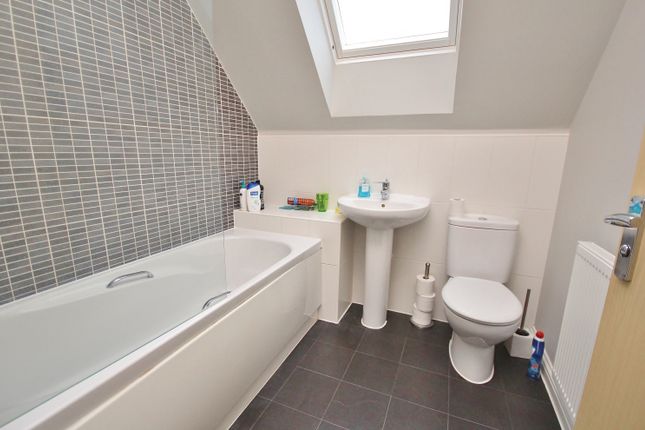 43 Dunnock Way, St Ives, Bath