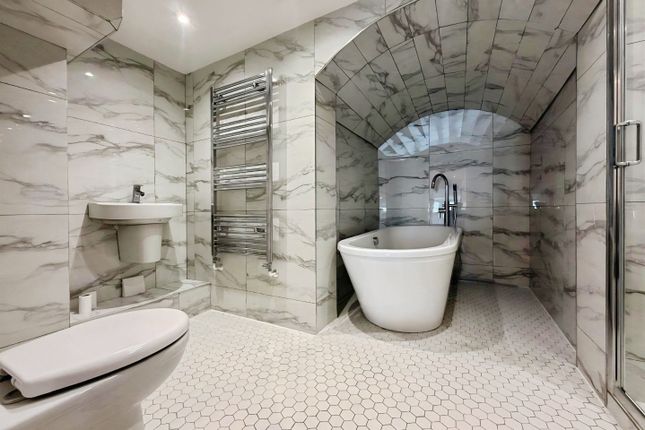 Apartment 2, Gold Heights 4-5, Sandgate Esplanade, Folkestone photo 5