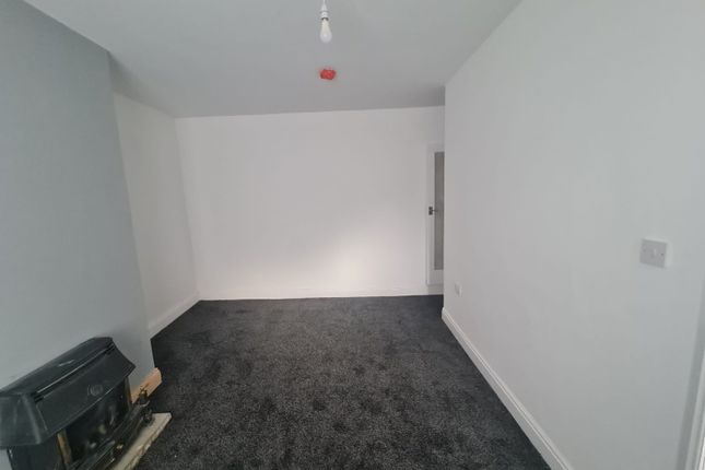 6 Firth Street, Thornton photo 4