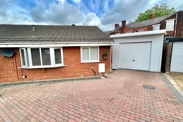 2-bed house on 14, Agnes Close, Oldham, £170,000