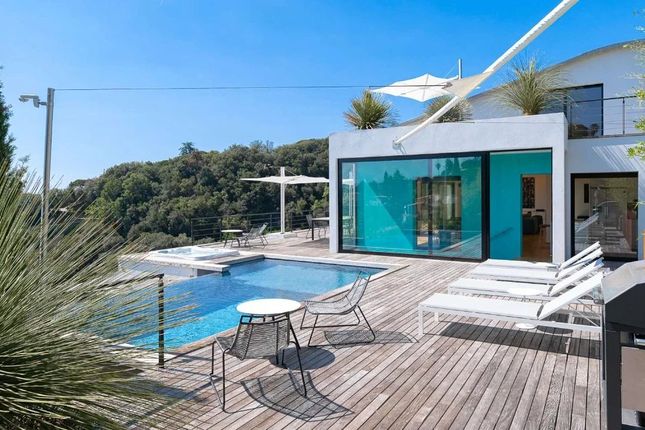 Villa for sale in Le Golfe Juan, Antibes Area, French Riviera
