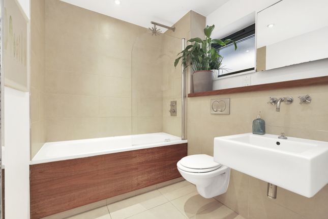 Flat for sale in Noble House, Graham Road