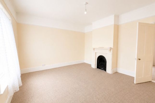 Room 3, 36, Avenue Road, Gosport photo 2