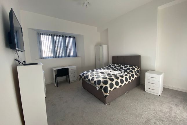 Thumbnail Shared accommodation to rent in Harbour View, St Thomas, Swansea