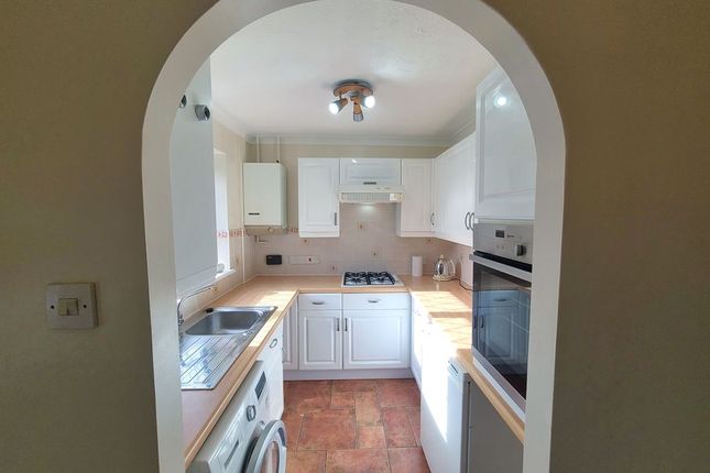 42, Winchester Way, Southampton photo 4