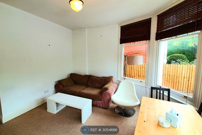 Flat, Elm Grove Wimbledon, London photo 5
