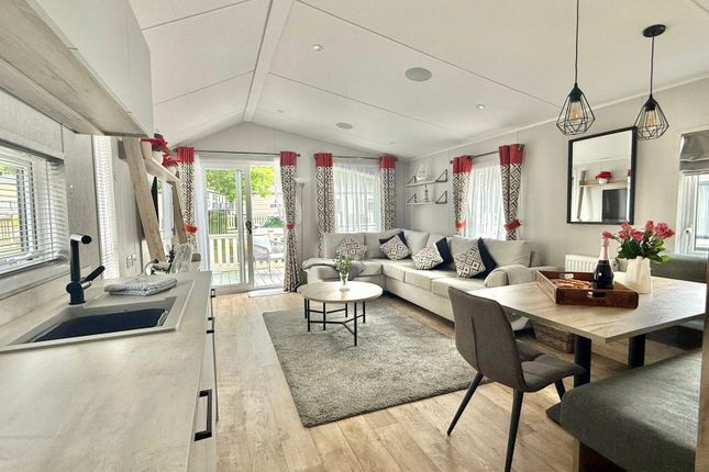 438 Seabreeze,, Shorefield Country Park, Lymington photo 4