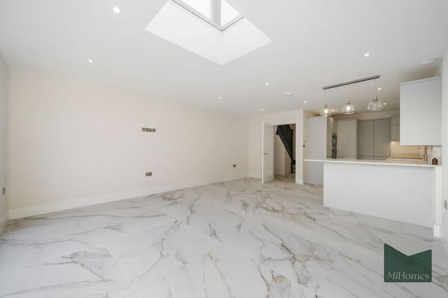 7 Netherlands Road, Barnet photo 4