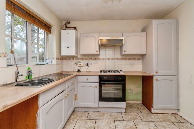 24, Pillaton Drive, Cannock photo 3