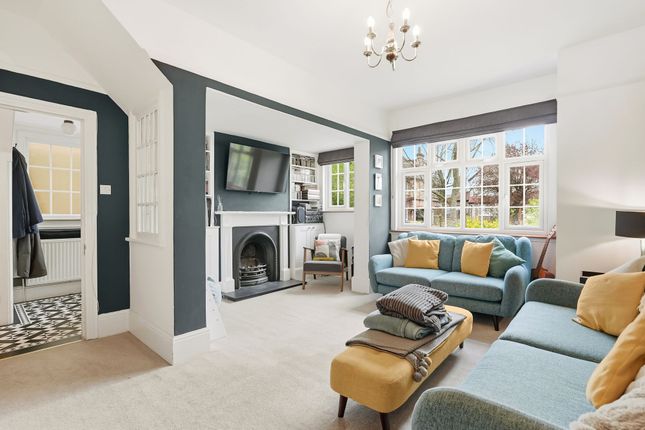 23 Beeches Avenue, Carshalton photo 2