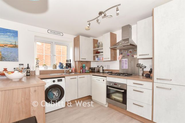15, Sycamore Road, Cranleigh photo 4