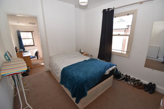 Flat to rent in Leam Terrace, Leamington Spa, Warwickshire
