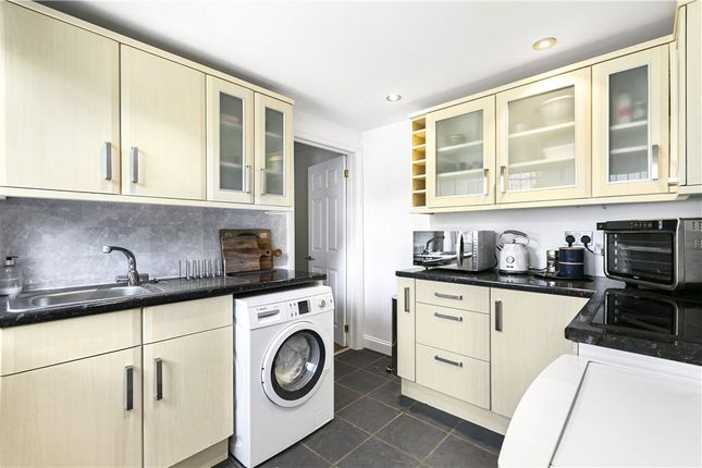 The Cottage At Englefield Lodge,, London Road, Egham photo 3