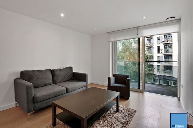 Flat for sale in Keats Apartments, Saffron Central Square, Croydon