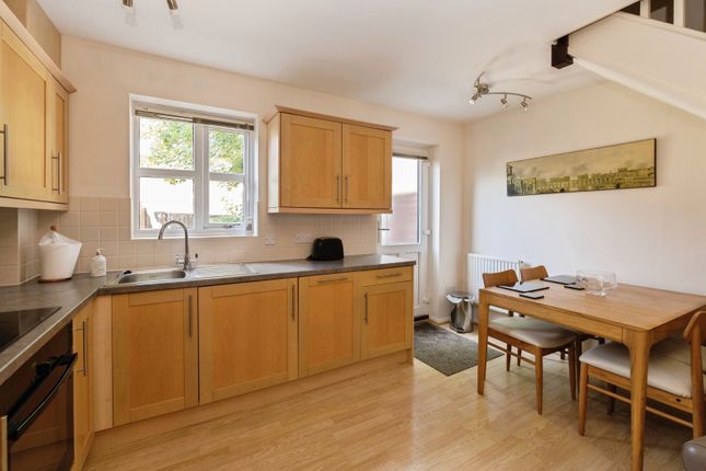 5, Coxbridge Court, Essex photo 4