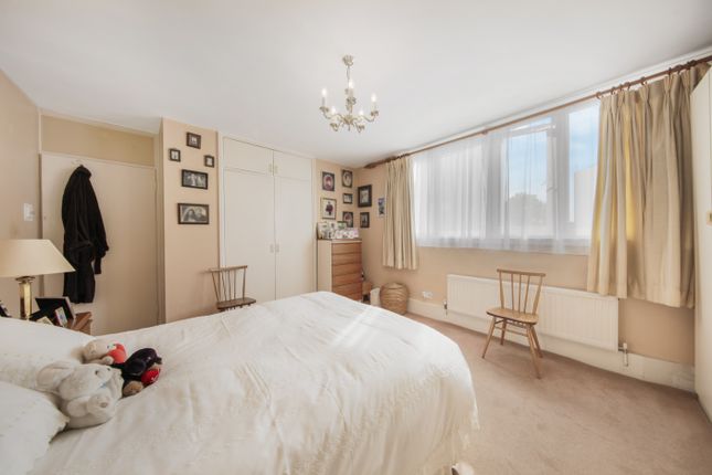 528 Holmefield House, Hazlewood Crescent, London photo 4