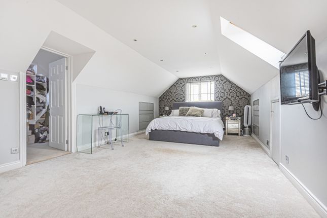Horsley Drive, Kingston Upon Thames photo 4