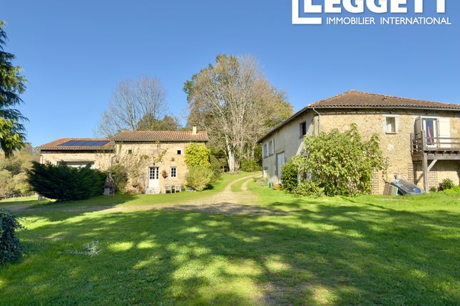 Thumbnail Villa for sale in La Chapelle-Montbrandeix, Haute-Vienne, Nouvelle-Aquitaine