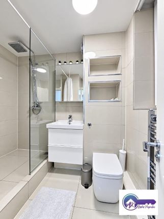 061026, Tilehurst, Albany Street, London photo 5