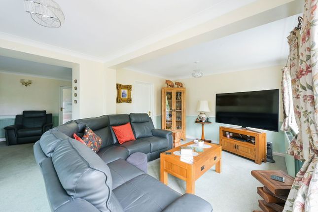 26, High Street, Lingfield photo 4