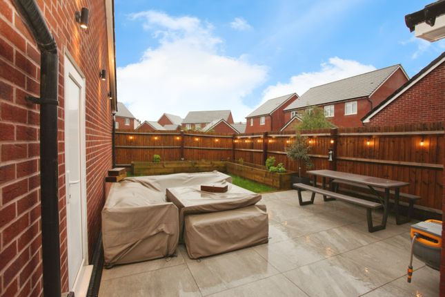 19, Martensite Way, Newport photo 3