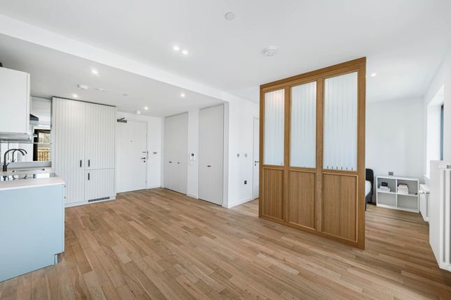 45 Calville House, Ronalds Way, Brentford photo 3