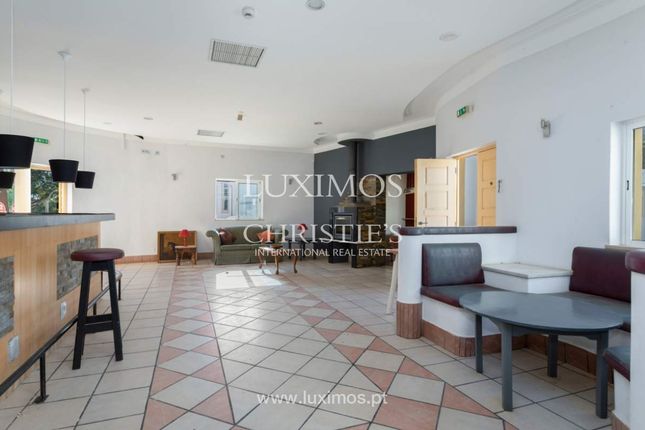 Villa for sale in 8600 Praia Da Luz, Portugal