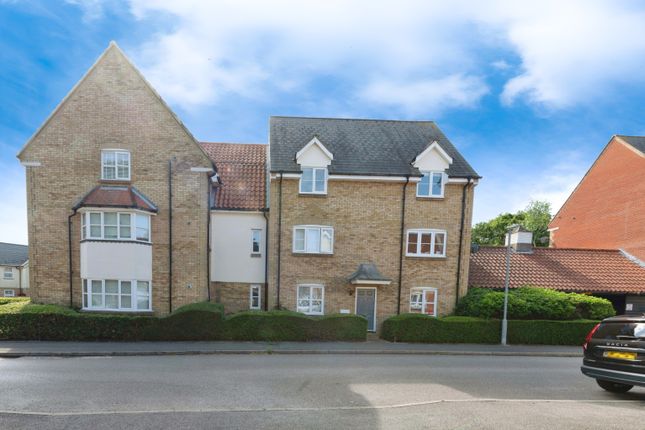 Thumbnail Flat for sale in Bramble Tye, Basildon