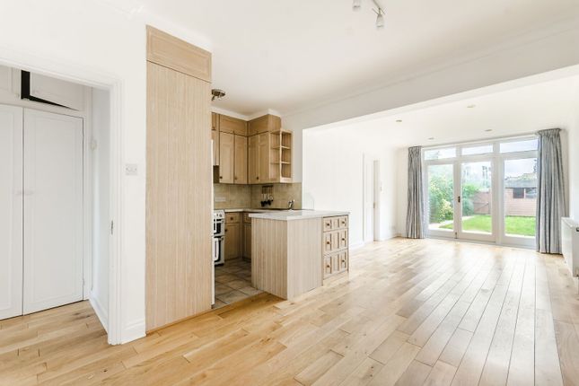 Heron Road, St Margarets photo 4