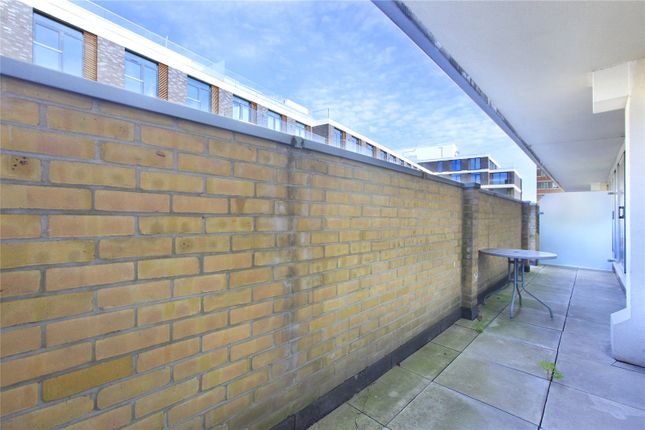 Flat to rent in Gateway House, 2A Balham Hill, Balham, London