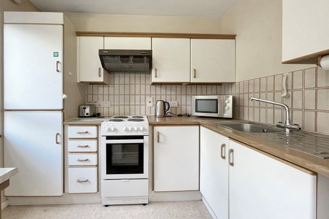 27 Kings Lodge, King George V Road, Amersham photo 3