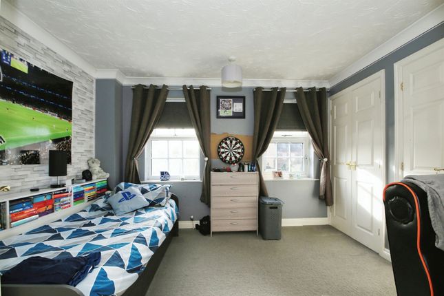 Town house for sale in Chamomile Way, Spalding