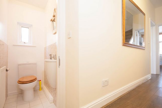 410B Durnsford Road, Durnsford Road, London, SW19, London photo 2