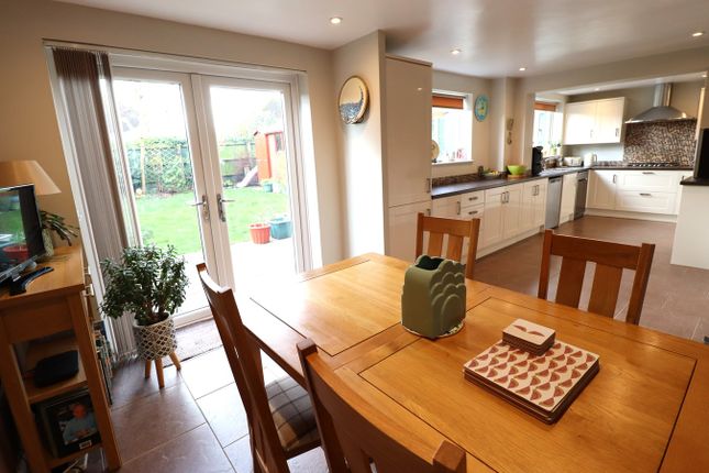 43, Shakespeare Avenue, Rayleigh photo 3
