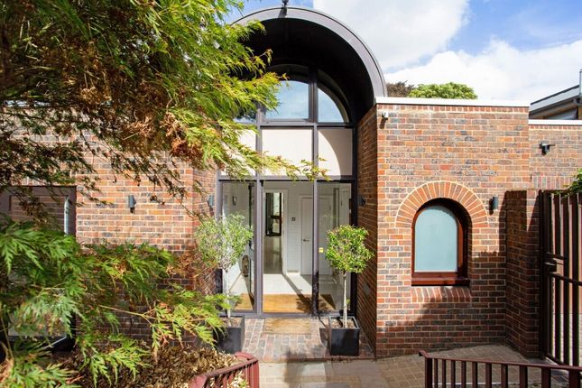 Thumbnail Detached house for sale in Langton Way, London