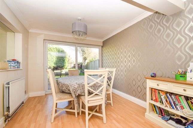 9, Ives Close, Hampshire photo 5