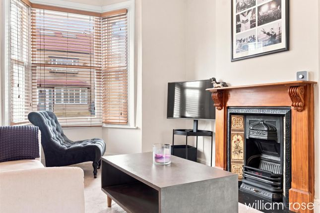 39, Carnarvon Road, London photo 4