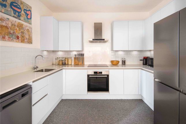 Flat for sale in Cleveland Way, Stepney, London