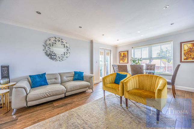 Manor Road, Chigwell photo 3