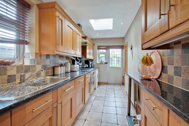148, Wadham Gardens, Greenford photo 3