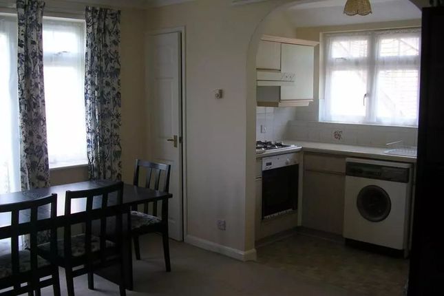 Flat 4, Steetely Court 42-44 Devonshire Road, Sutton photo 2
