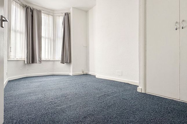 Flat 2, 44, Maygrove Road, London photo 3