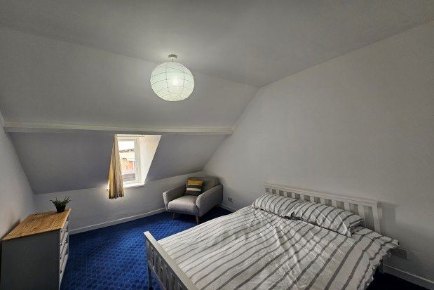 Room to rent in Market Street, Torquay